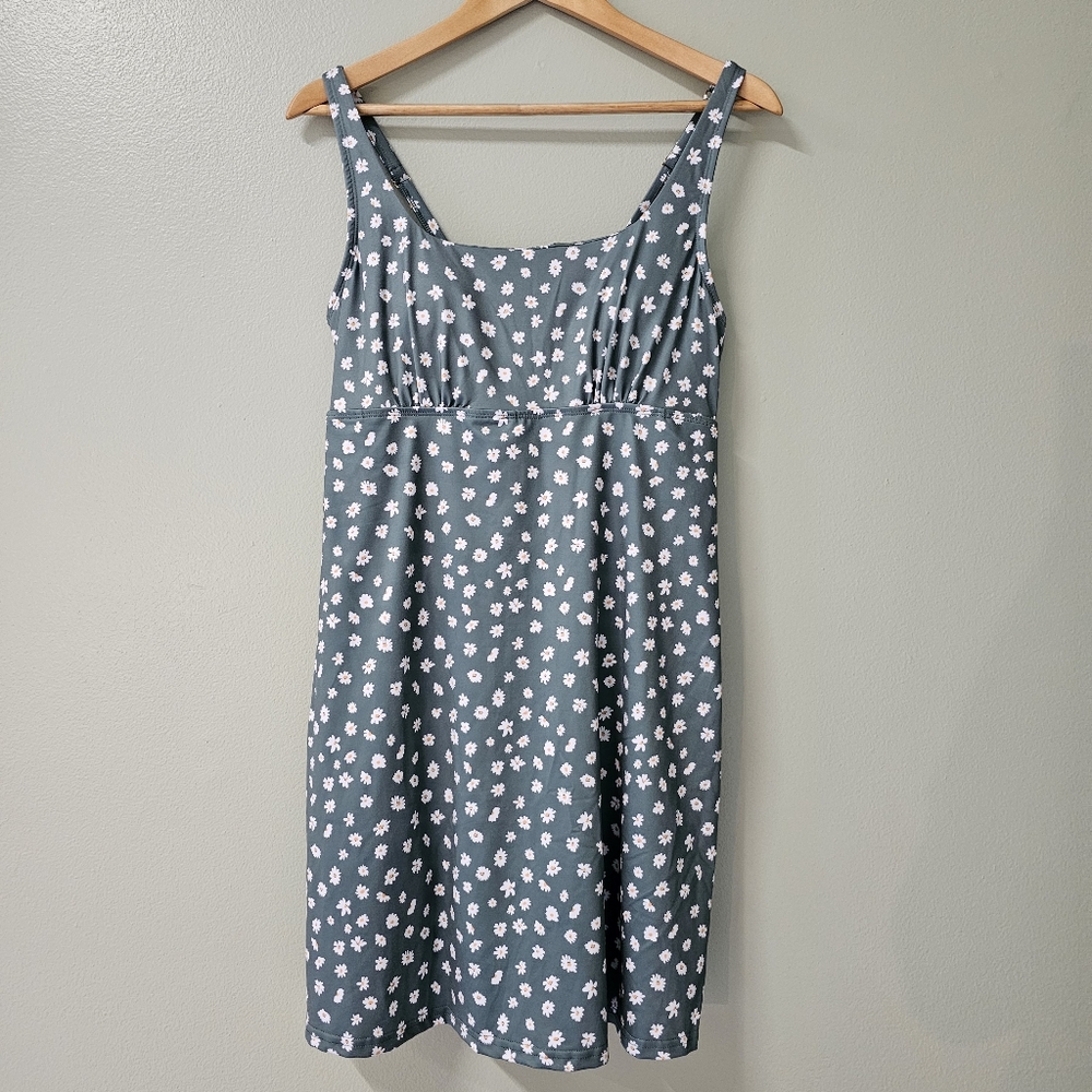 Athletic dress